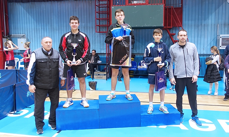 Ivar Ban s pobjedničkim trofejem